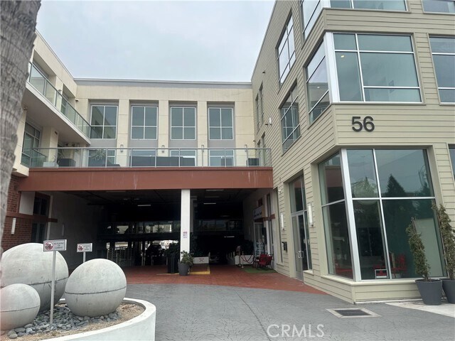 Foto del edificio - 56 E Duarte Rd