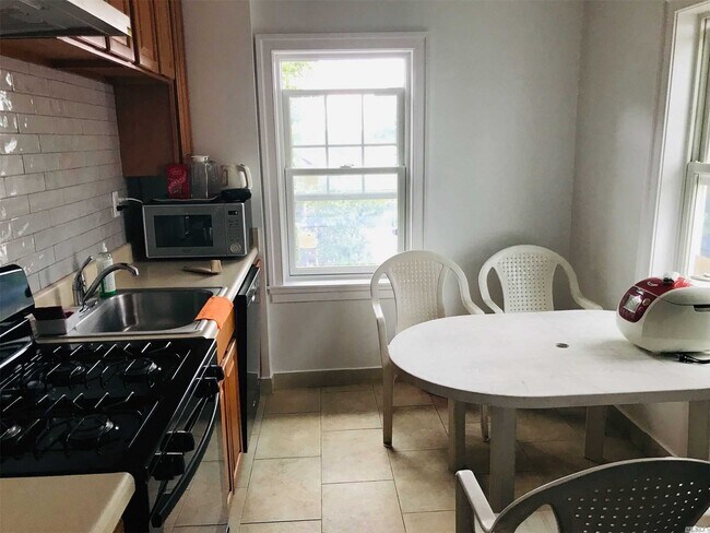 Foto del edificio - 33-40-40 169th St