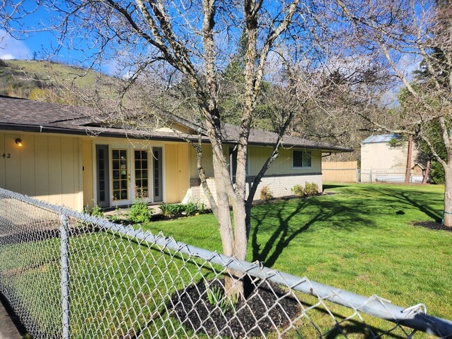 Building Photo - 4542 Averill Dr