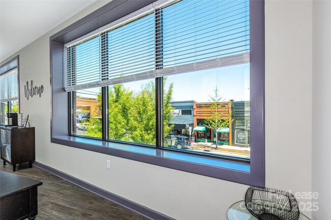 Building Photo - 138 S Main St