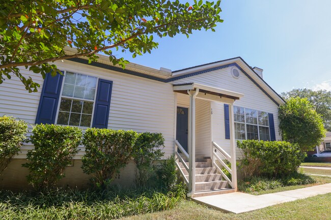 Building Photo - 18 Warren Ct