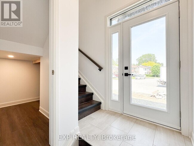 Building Photo - 25 Fair Oaks Crescent