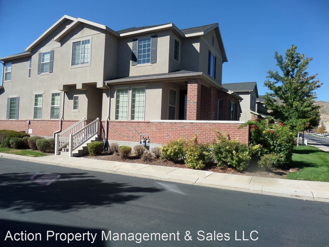 Foto principal - 3 br, 2.5 bath House - 3301 North 100 West