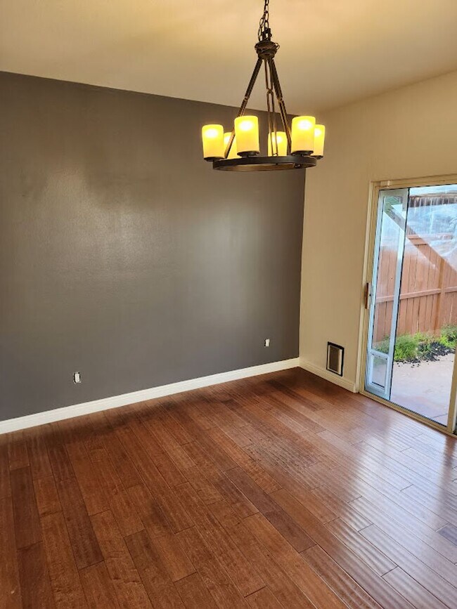 Foto del edificio - South Temecula 3 Bedroom Townhome with 2 C...