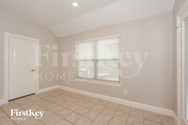 Foto del edificio - 4413 Lakeview Dr