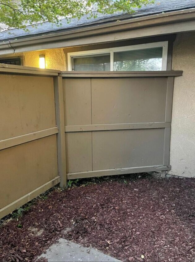 325 Standiford Ave Unit 58, Modesto, CA 95350 Condo for Rent in