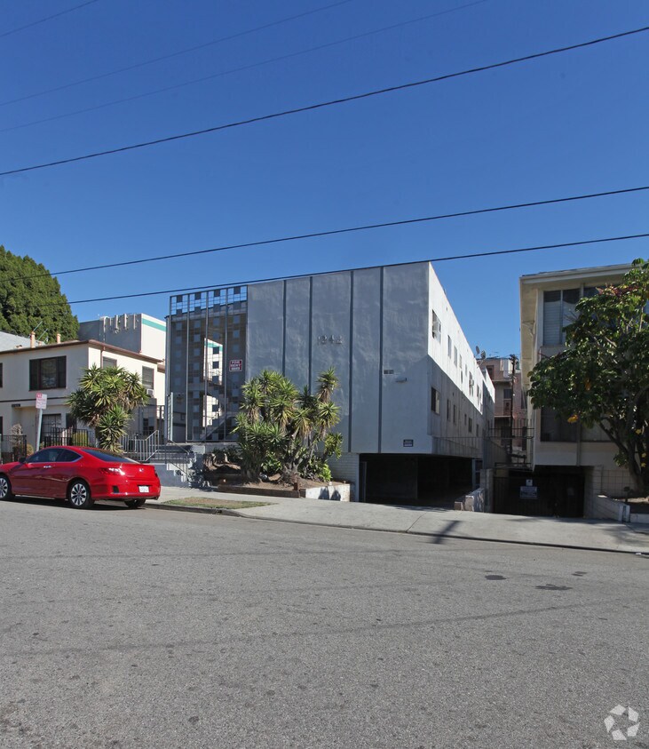 Building Photo - 1242 N New Hampshire Ave