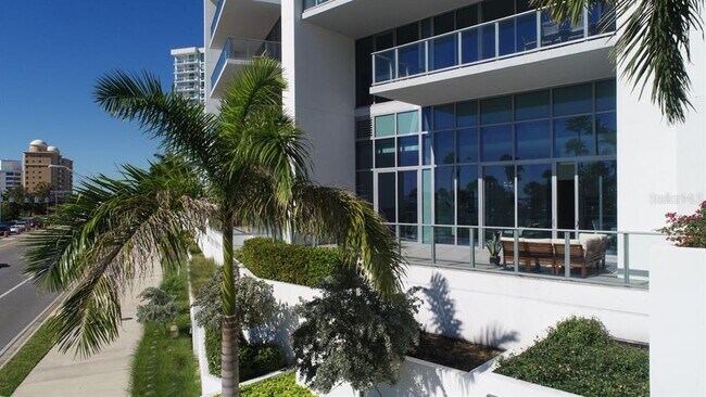 Building Photo - 1155 N Gulfstream Ave
