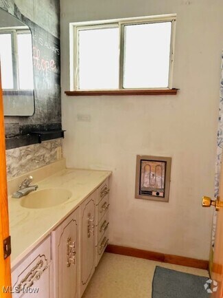 Building Photo - 203 Bantam Ridge Rd