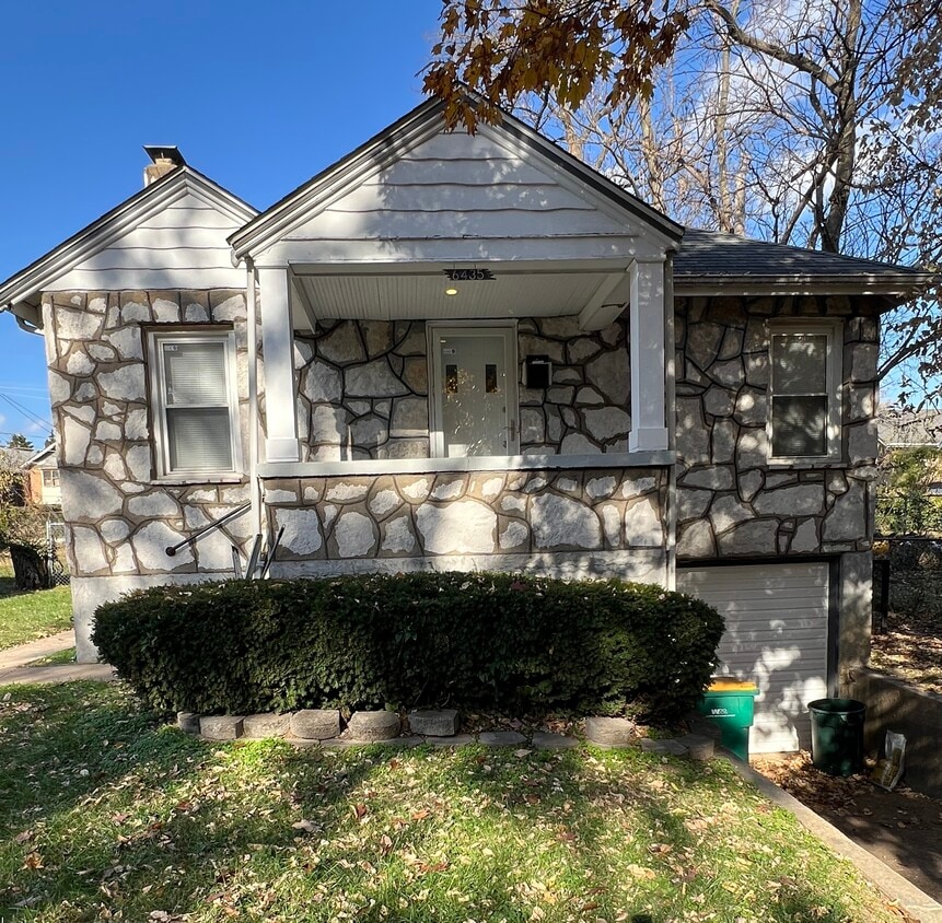 Primary Photo - 6435 Myron Ave