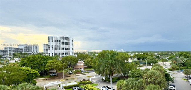 Foto del edificio - 400 Leslie Dr