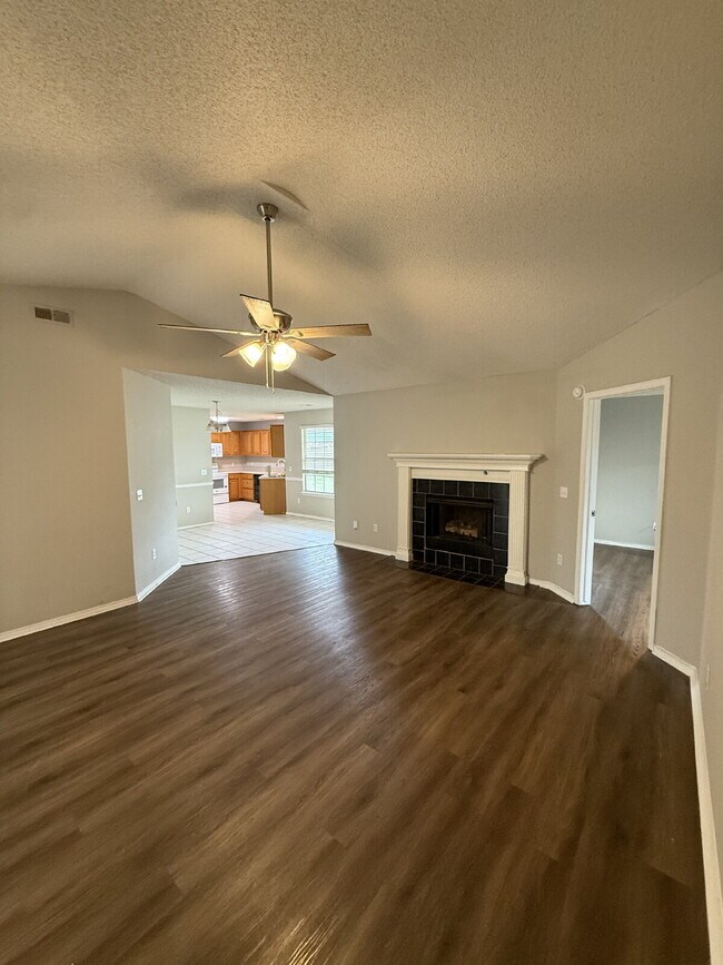 Building Photo - 313 Summerset St