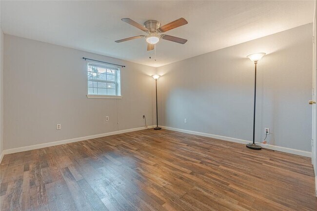 Foto del edificio - 4206 Walker St