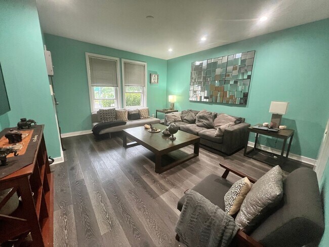 Foto del edificio - Lovely 1 BR/1 BA Condo in Petworth!