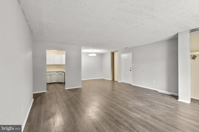 Building Photo - 4901A Dunbarton Rd