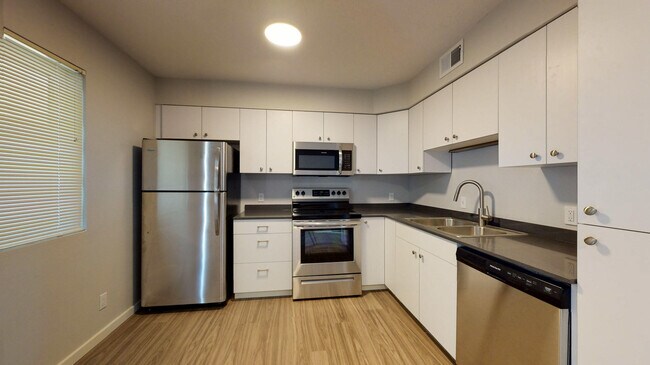 Foto del edificio - 2415 Espanola St NE