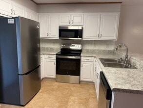Building Photo - 3107 Bobcat Ct