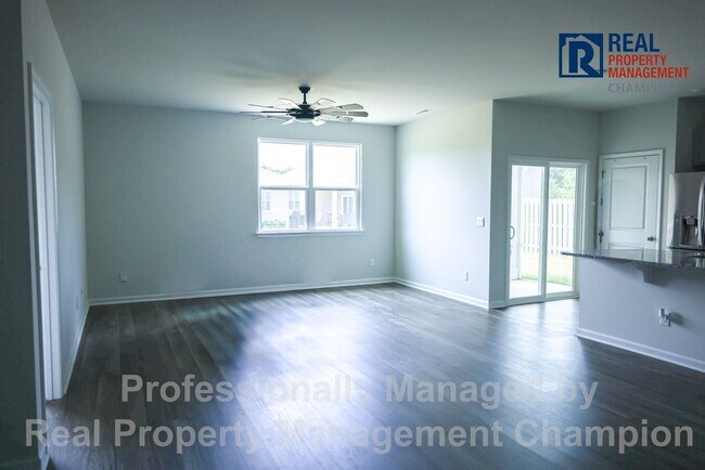 Building Photo - Beautiful 3 BD/2 BA Home in Riverside