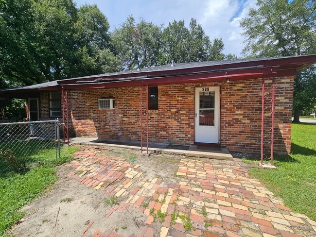 Building Photo - 289 Oak Ln