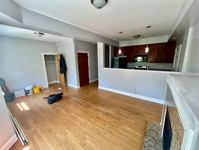 Building Photo - 1140 E Marquette Rd