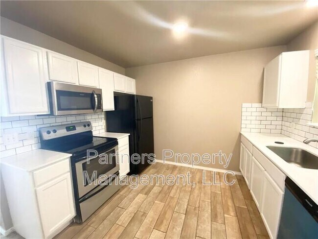 Foto del edificio - 1530 N Addington Ave