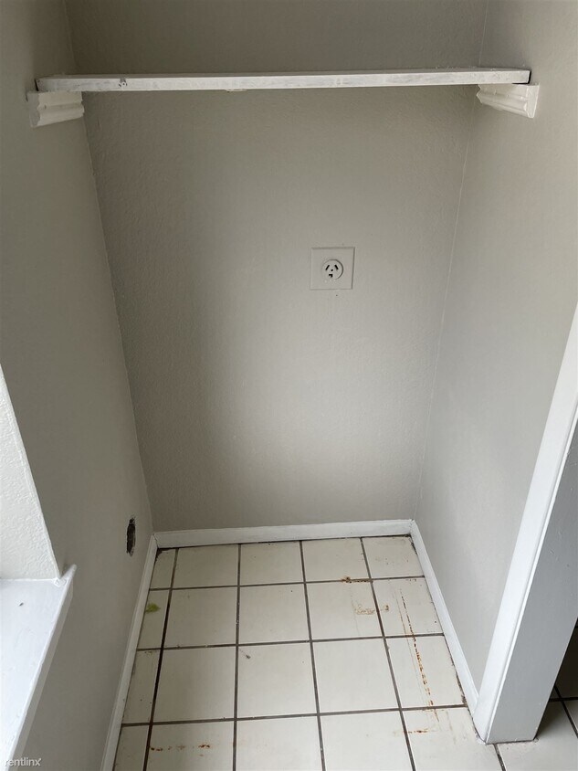 Foto principal - 2 br, 1.5 bath 4plex - 8110 Foxfire Lane B