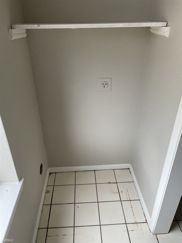 Primary Photo - 2 br, 1.5 bath 4plex - 8110 Foxfire Lane B