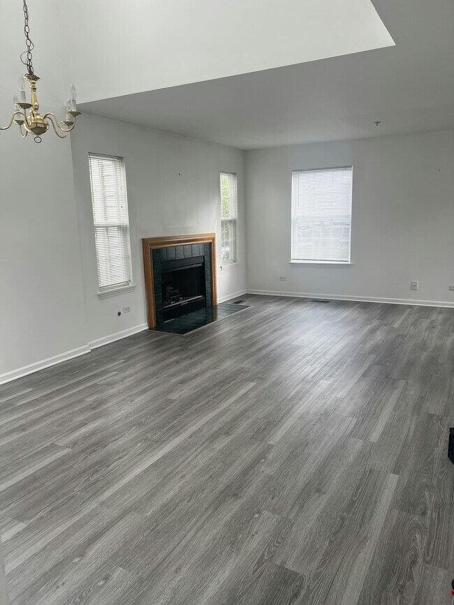 Foto del edificio - 1214 Orleans Dr