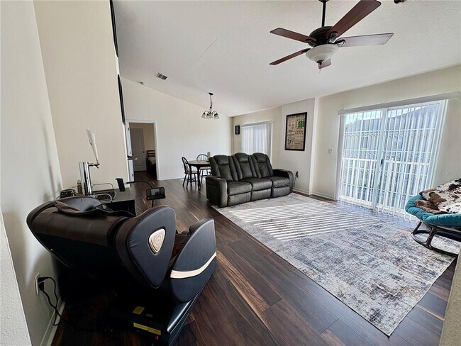Foto del edificio - 7610 Red Mill Cir