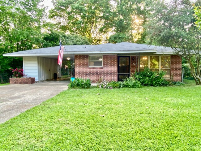 Building Photo - Single Family Home