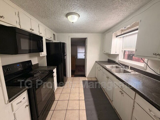 Foto del edificio - 10416 103rd St