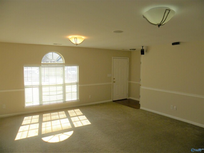 Building Photo - 216 Sandy Wood Ct