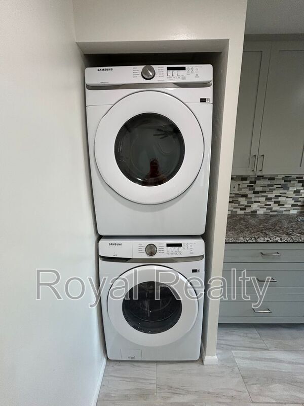 Building Photo - 94-521-521 Makohilani St