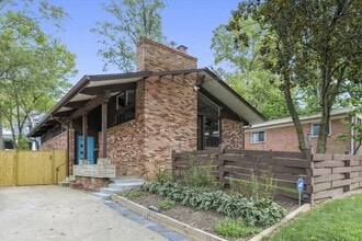 Building Photo - 5511 Huntington Pkwy