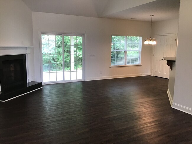 Building Photo - 307 Brighton Woods Drive
