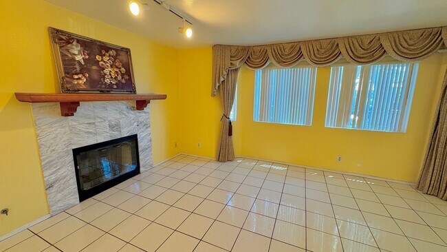 Foto del edificio - Spacious and bright Hawthorne front house