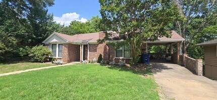 Building Photo - 600 Skyline Dr