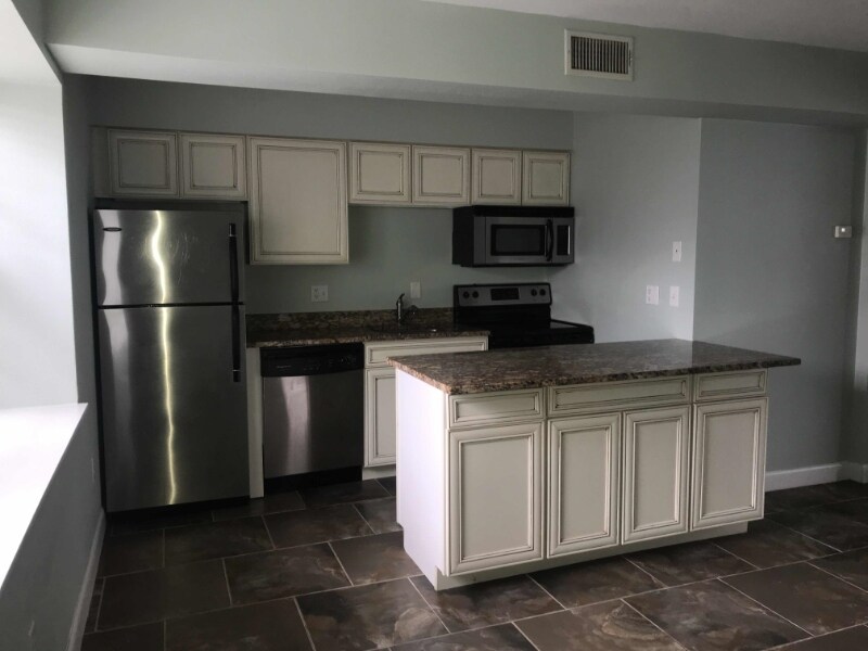 Foto del edificio - 813 Irma Ave