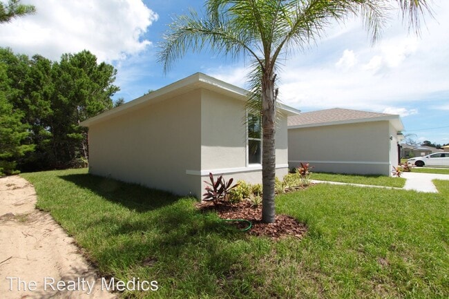 Building Photo - 4 br, 2 bath House - 266 Elm Ct