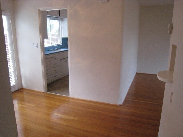 Building Photo - Charming 1 bedroom in Kensington