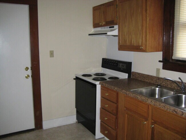 Foto del edificio - 611 E 37th St
