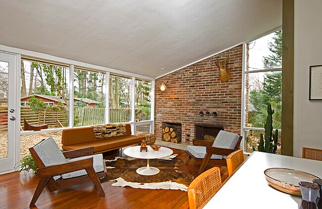 Living Room - 11618 College View Dr