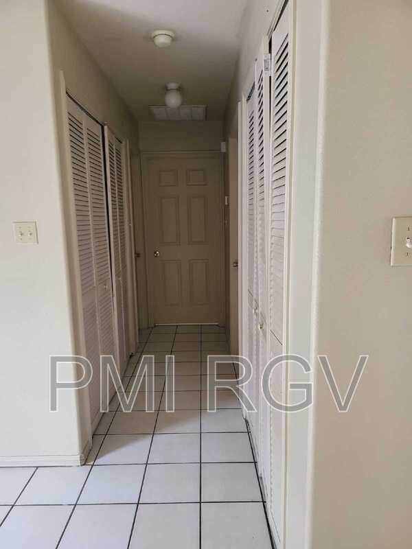 Foto del edificio - 709 Robin Ave