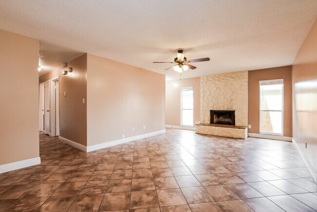 Foto del edificio - 1240 Rising Sun Blvd