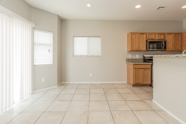 Foto del edificio - 3752 Hollycroft Dr