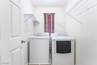 Building Photo - 7858 Windhamridge Dr