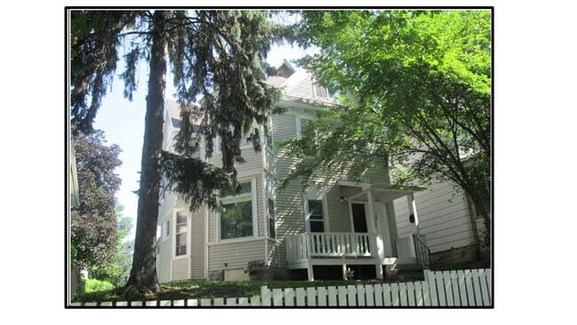 Upper 2 floors -duplex Victorian, Large Bdrms, lots windows, nr elementary school, off-street pkg, - 349 Cook Ave E