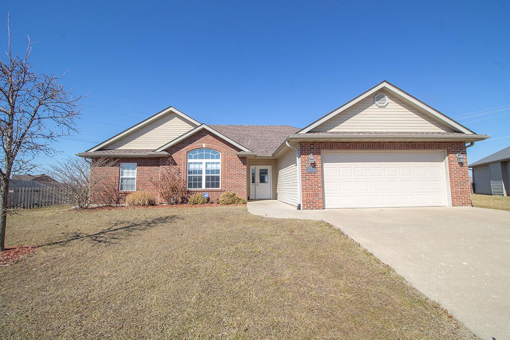 305 Golden Eagle Dr, Columbia, MO 65202 House Rental in Columbia, MO