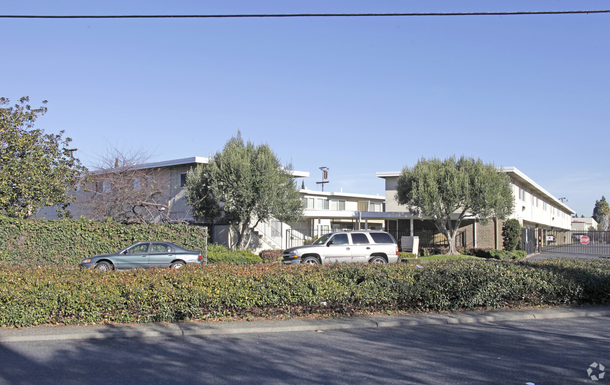 Building Photo - Triangle Garden Apartments