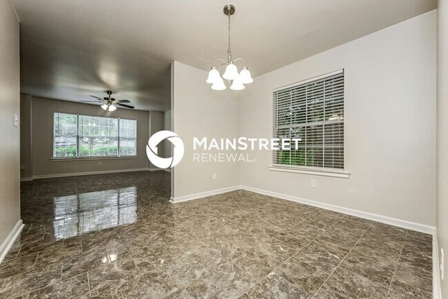 Building Photo - 4 Bedroom Pet-Friendly Home in STOCKBRIDGE, GA with Main Street Renewal